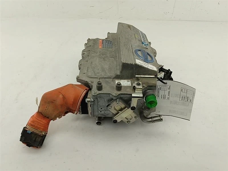 Compartimiento del motor inversor Nissan Leaf EV hatchback 2011 2012 2011 2012 Foto 3 de 4