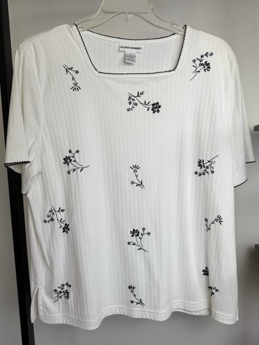 Alfred Dunner Top Womens size XL Floral Embroidered Beaded Shirt short sleeve