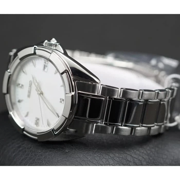 Reloj para mujer Seiko SKK885P1 cuarzo esfera azul claro acero inoxidable