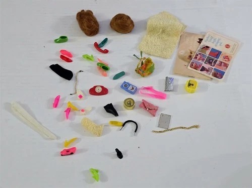 X-815 VINTAGE 1960/70'S MATTEL BARBIE SKIPPER & KEN DOLL ACCESSORIES