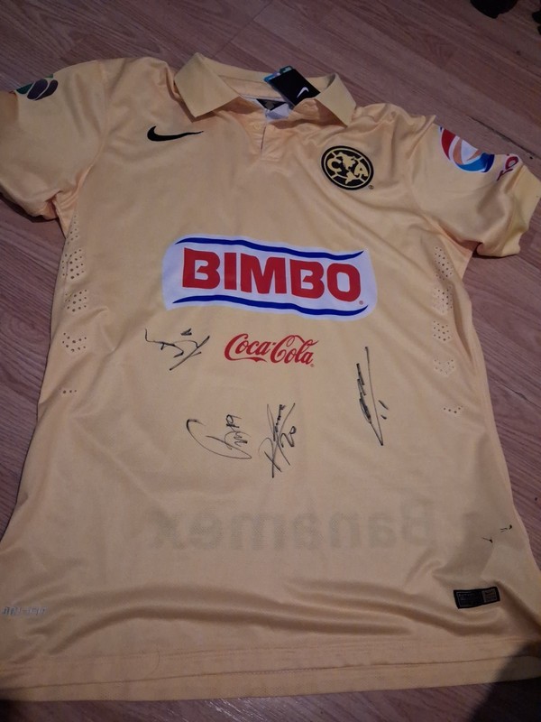 Signed Club America Jersey By  Alvaro Fidalgo Richard Sanchez  Cabezita y Roger