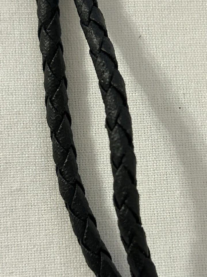 Corbata Bolo 1908 cabeza india de colección centavo/cuero trenzado negro/puntas doradas como nueva Foto 4 de 4