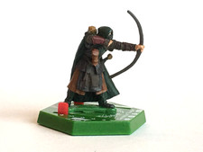 1 x LORD of the RINGS "GONDORIAN RANGER" GAME FIGURE. COMBAT HEX. SABERTOOTH