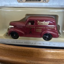 Lledo No 30004 - Hamleys Diecast Model Collection - 1939 Chevrolet Parcel Van