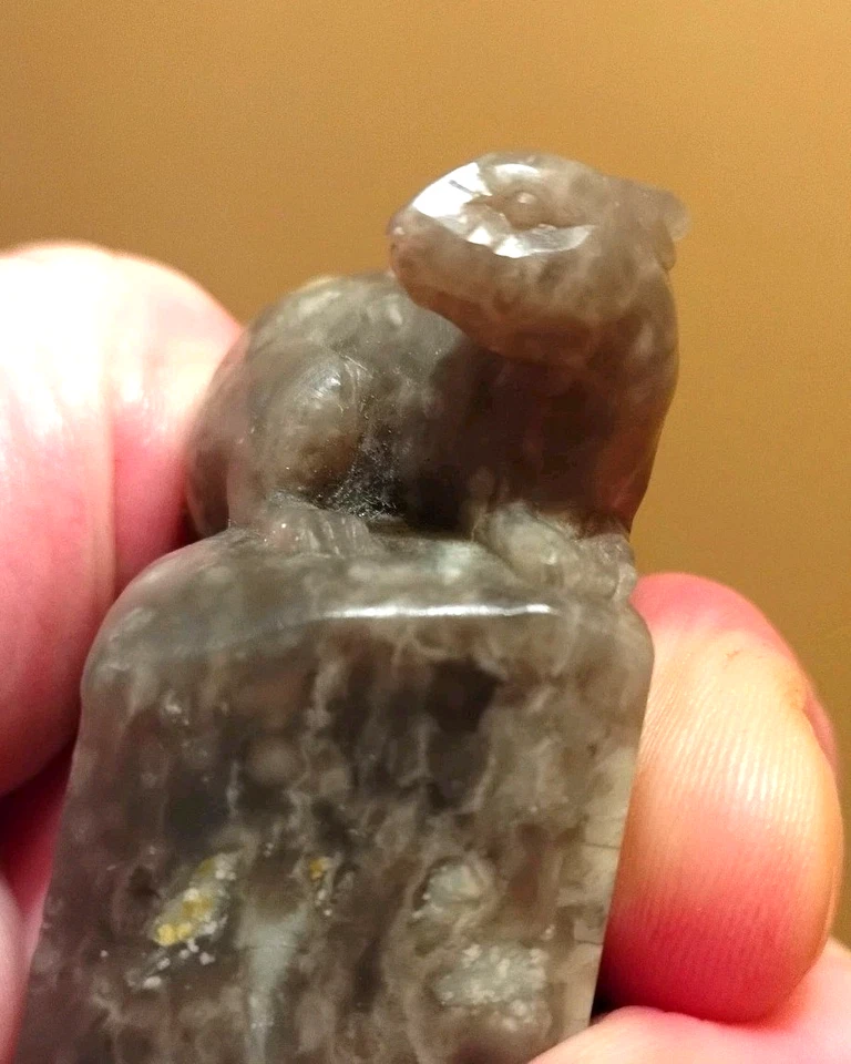 Vintage  Chinese Soap Stone Animal  Seal Figurine  Rabbit. - Image 3 of 4