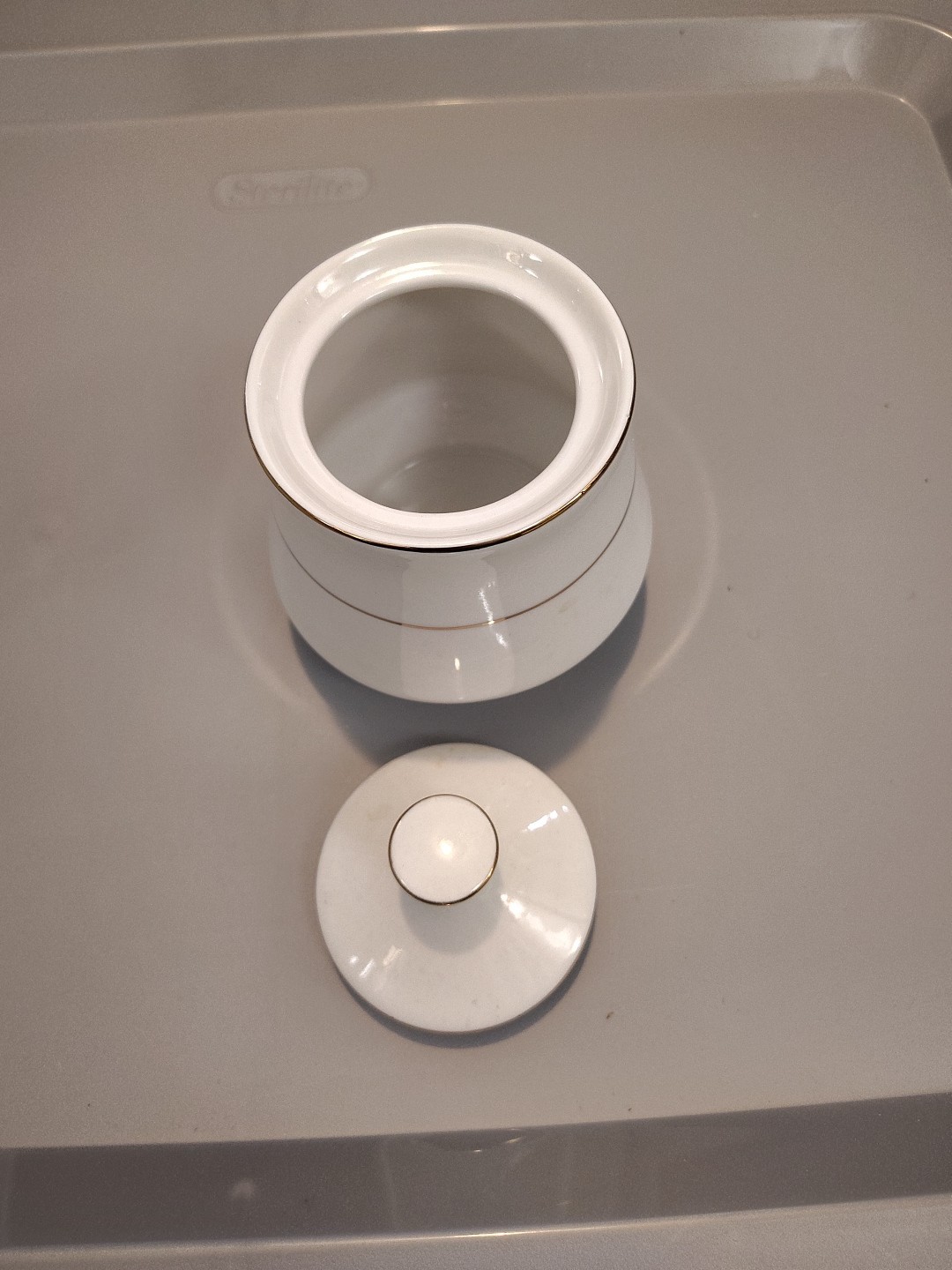 Lynn’s Fine China Sugar Bowl W/ Lid Valentine