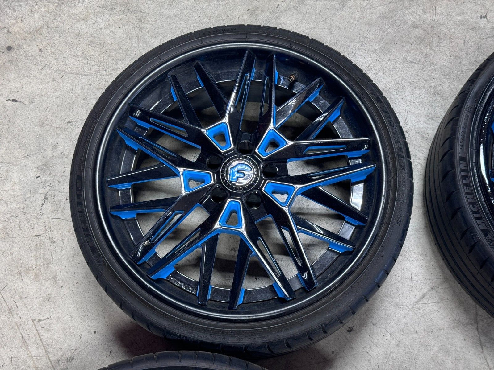 FORGIATO 20 & 21-Inch Two-Tone High Gloss Black/ Blue Audi R8 V10 Wheels