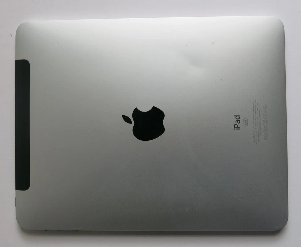 Apple iPad 1st Generation , 32GB, Wi-Fi, 3G 9.7in - Black - Image 2 of 4