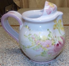 Pichet en terre cuite émaillée signé C Grangier ? peint à la main poterie 18 cm