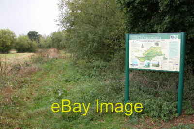 Coombe Hill Nature Reserve Das Naturschutzgebiet enthält das Formular c2005