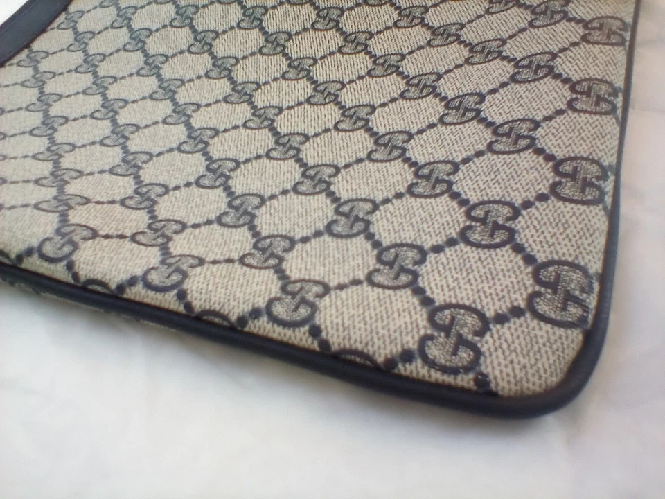 Authentic GUCCI PVC GG Interlock 16x11 ZipperEnvelope Doc Carry Case #0170980025 - Image 4 of 4