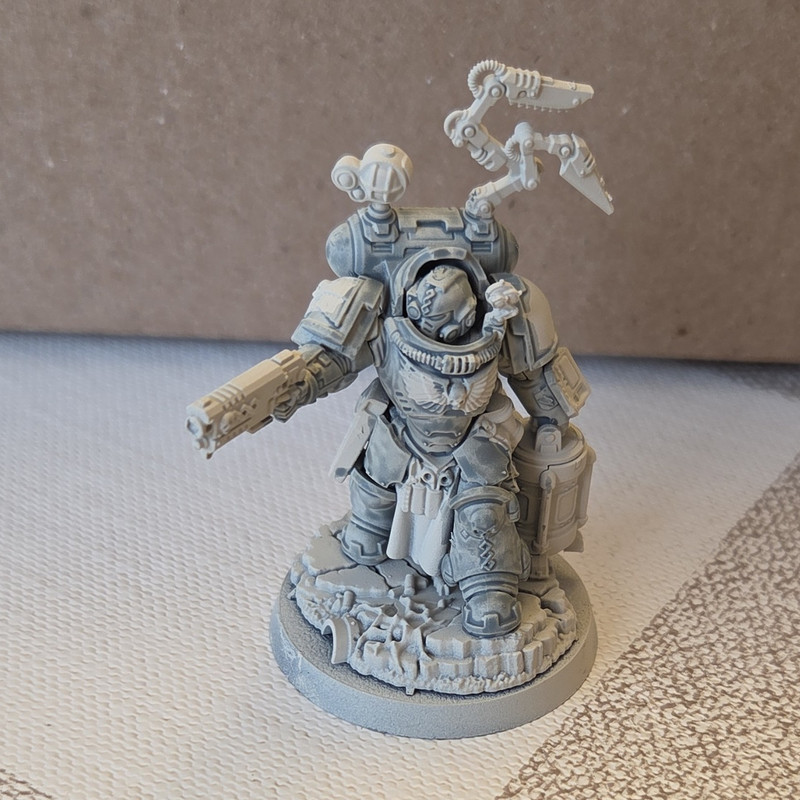 Games Workshop Warhammer Space Marines Apothecary Biologsis