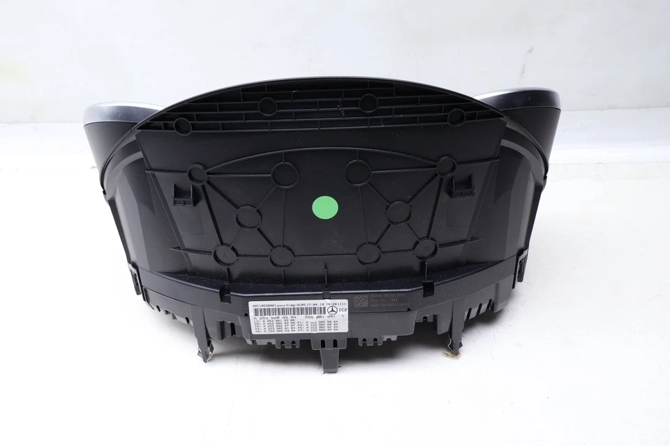 2017–2019 MERCEDES-BENZ GLC43 AMG — приборная панель/спидометр - Изображение 2 из 4