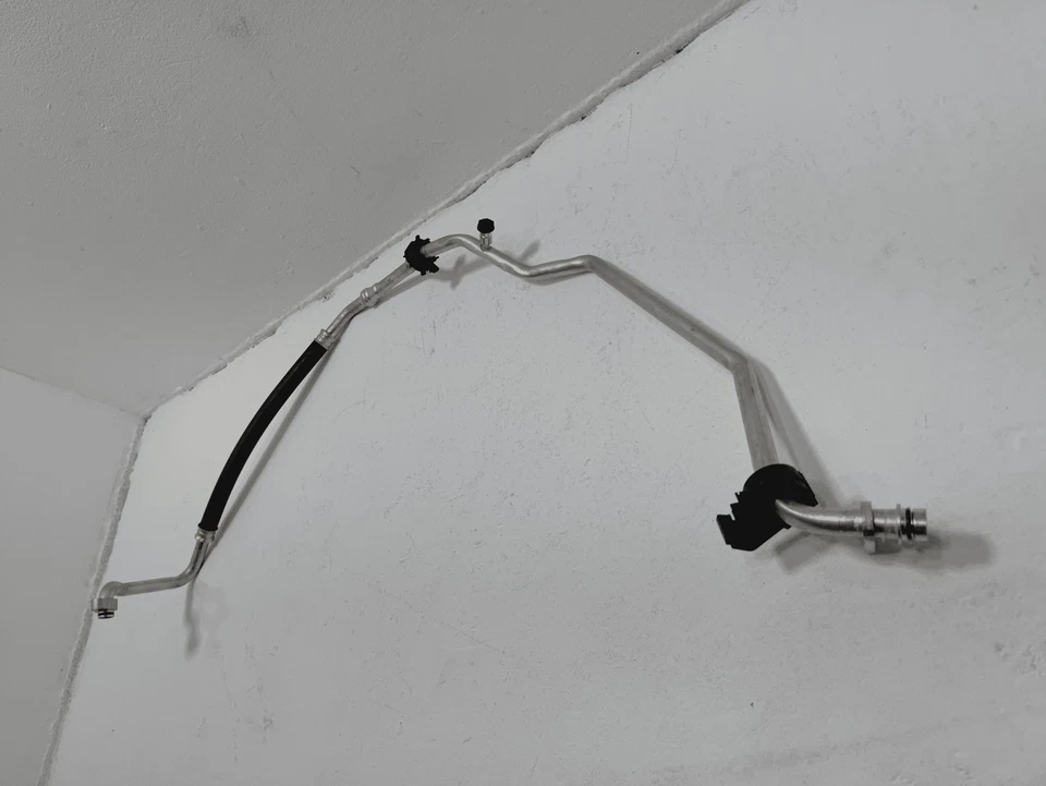 Toyota Camry 2018-2024 2,5 L aire acondicionado manguera de succión tubo OEM Foto 2 de 4