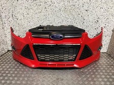 11-14 FORD FOCUS MK3 HATCH ZETEC S FRONT BUMPER RACE RED (SCRATHED)