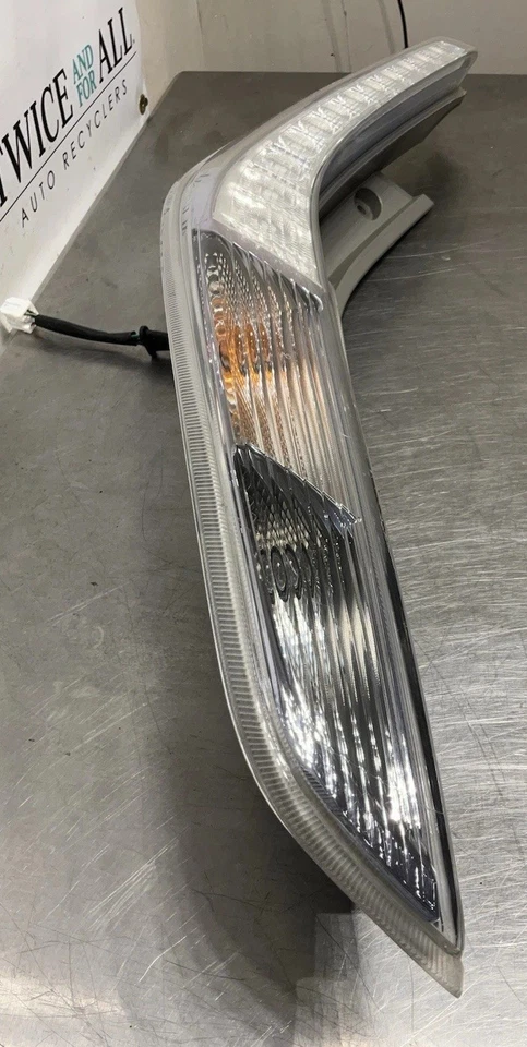 2011-2012 NISSAN LEAF TAIL LIGHT ASSEMBLY DRIVER SIDE LH TAILLIGHT OEM - Image 3 of 4