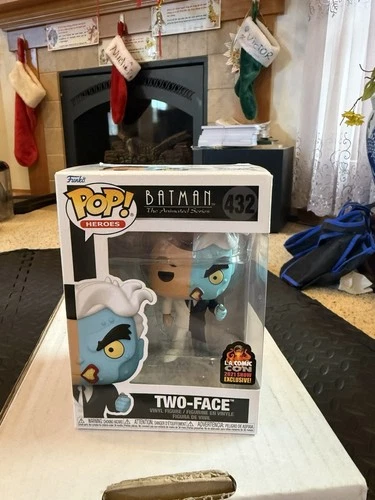 Funko Pop! Vinyl: Batman Two-Face L.A. Comic Con 2021 Exclusive #432 Unopened