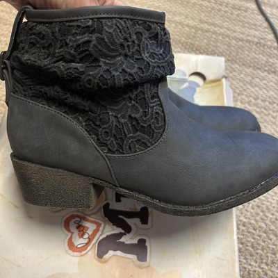 NEW Boots Mudd Girls Size 4 Short Gray W/ Lace Detail, Buckle and Side Zip
