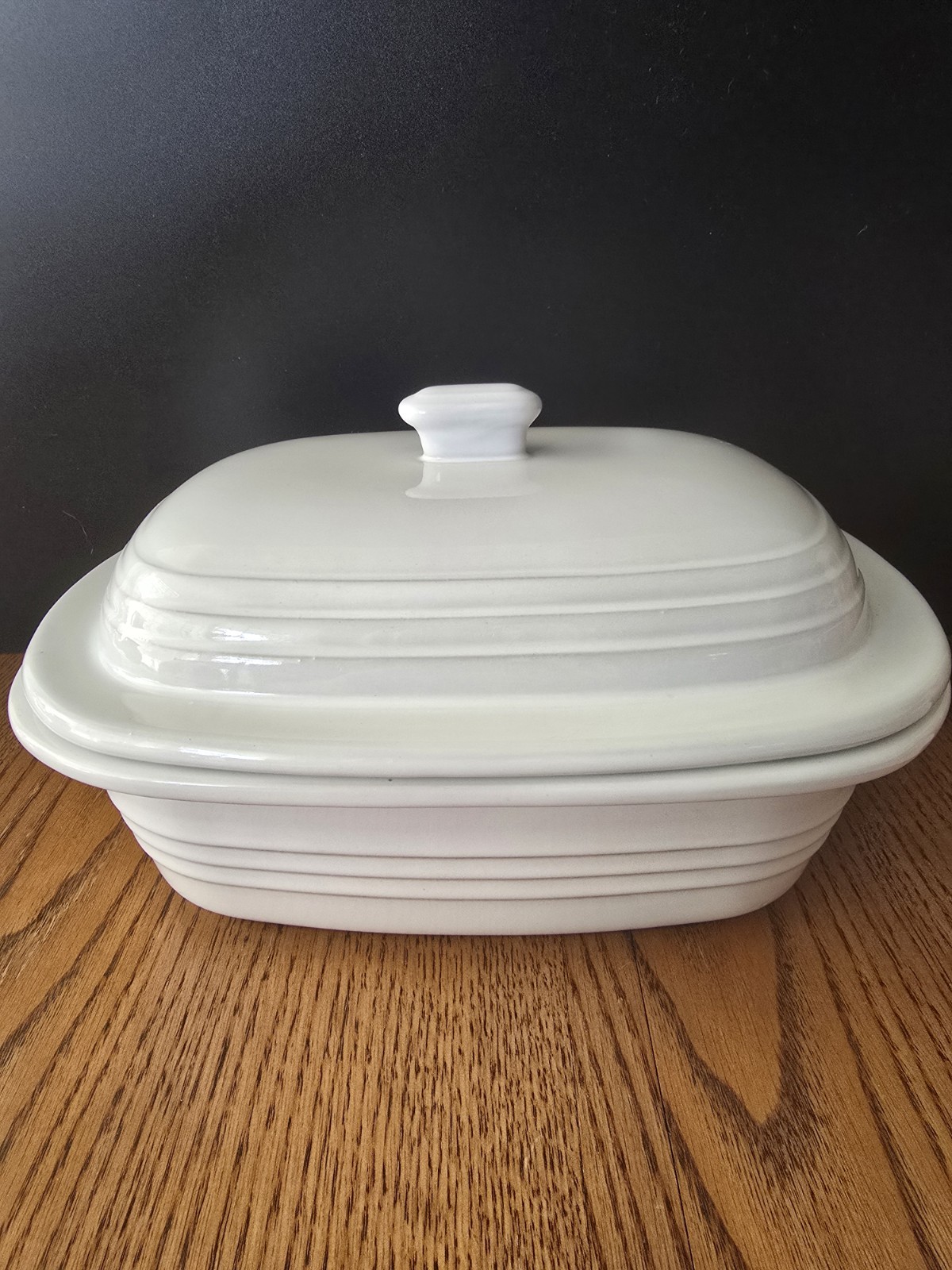 Pampered Chef White Stoneware 3.1 Qt Casserole Dish with Lid