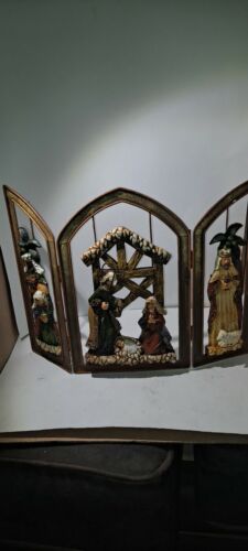 Nativity Triptych Scene - Picture 1 of 4