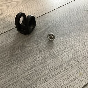 Miele W5740 Waschmaschine Teil Stoßdämpfer Dämpfer Halterung 1436484