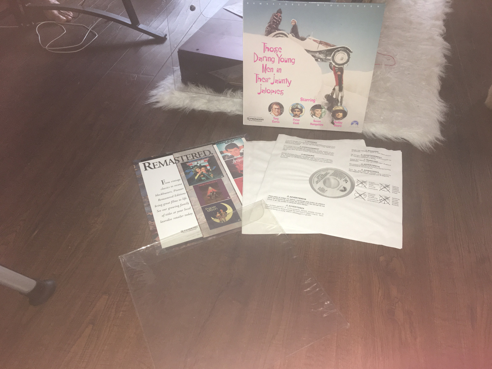 LASERDISC LASER DISC WITH PROTECTIVE SLEEVE DARING YOUNG MEN JAUNTY