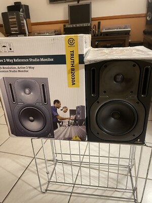 Behringer Truth B2030A 6.75 inch Powered Studio Monitor (2-pack) Bundle( Pair )