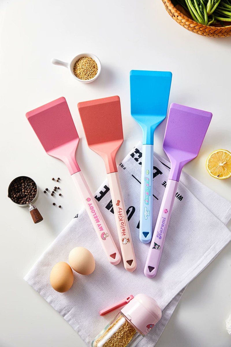 kuromi//Melody kitchen silicone cooking spatula frying spatula