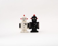 Robots72 Attractives Salt Pepper Shaker Made Of Ceramic, New, Free Shipping on sale Robots72 Attractives Salt Pepper Shaker Made Of Ceramic, New, Free Shipping on sale