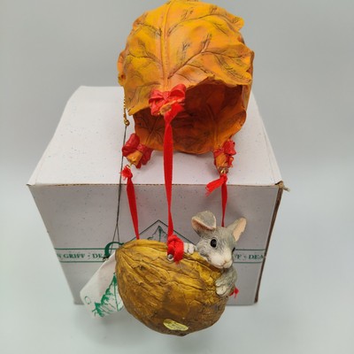 Great Condition Charming Tails Bunny On Fall Autumn Leaf Balloon Ride Figure