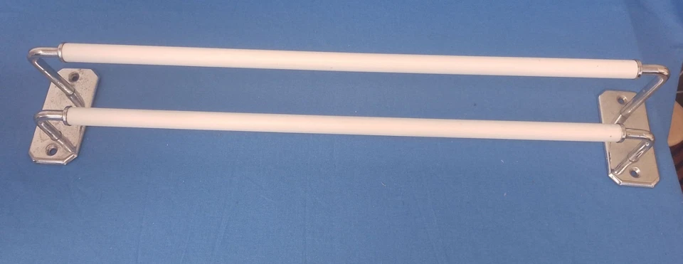 Ancien Porte Serviettes/ Torchons Vintage Plastique Et Laiton Chromé - Photo 2/4