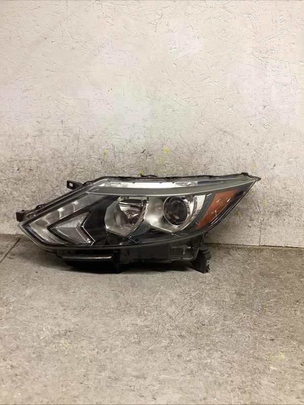 2017-2019 NISSAN ROGUE SPORT LEFT LH DRIVER SIDE HEADLIGHT OEM HALOGEN