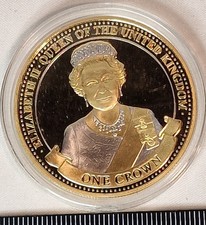 ​2017 Gibraltar One Crown Queen of the United Kingdom Gold Plated Coin Capsule