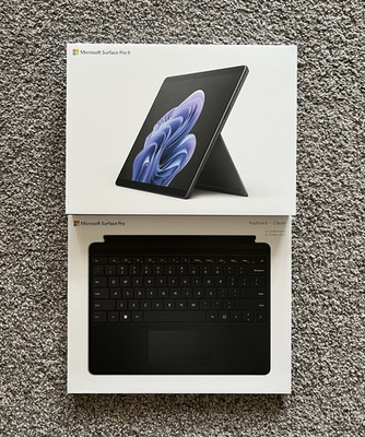 Microsoft Surface Pro 9 13in Intel Core i5 16GB 256GB Win 11 Home