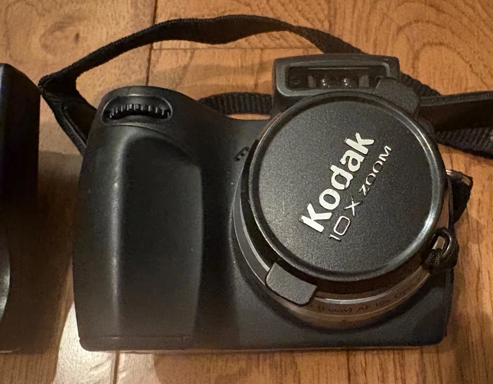 Kodak EasyShare DX6490 4.0MP 10X LCD Digital Camera Black - Image 2 of 4
