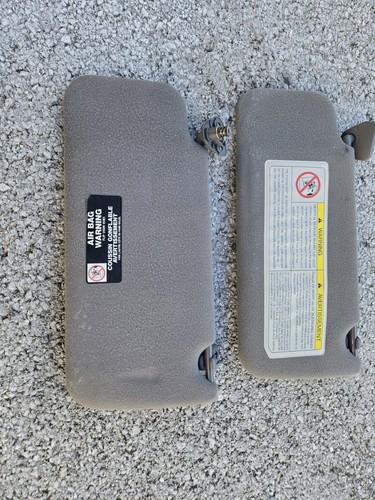 1997-2004 Nissan Pathfinder Infiniti QX4 Sun Visor Set Gray OEM Vinyl Mirror - Picture 4 of 6