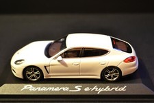 Porsche Panamera (970) S E-hybrid 2013 Minichamps Dealer Edition in scale 1/43 
