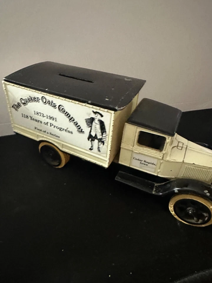 Camión motor Hawkeye 1931 banco de monedas Quaker Oats 118 años de progreso ERTL Foto 2 de 4