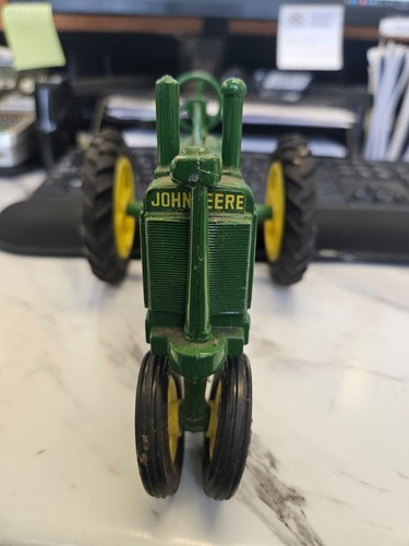 John Deere Model A - Picture 2 of 4