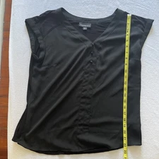 Fortune Ivy Women's Helena Mixed Media Black V-Neck Button Top Size M