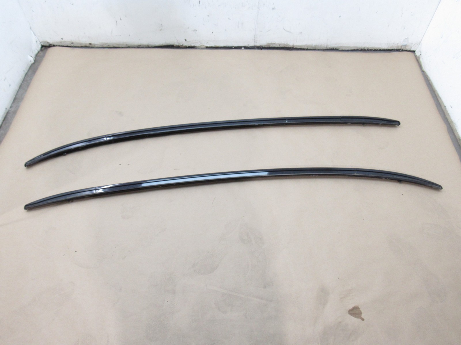 Maserati Levante 2017 Right Left Roof Luggage Rack Rail Set 2 PCS 16-24 *:Y