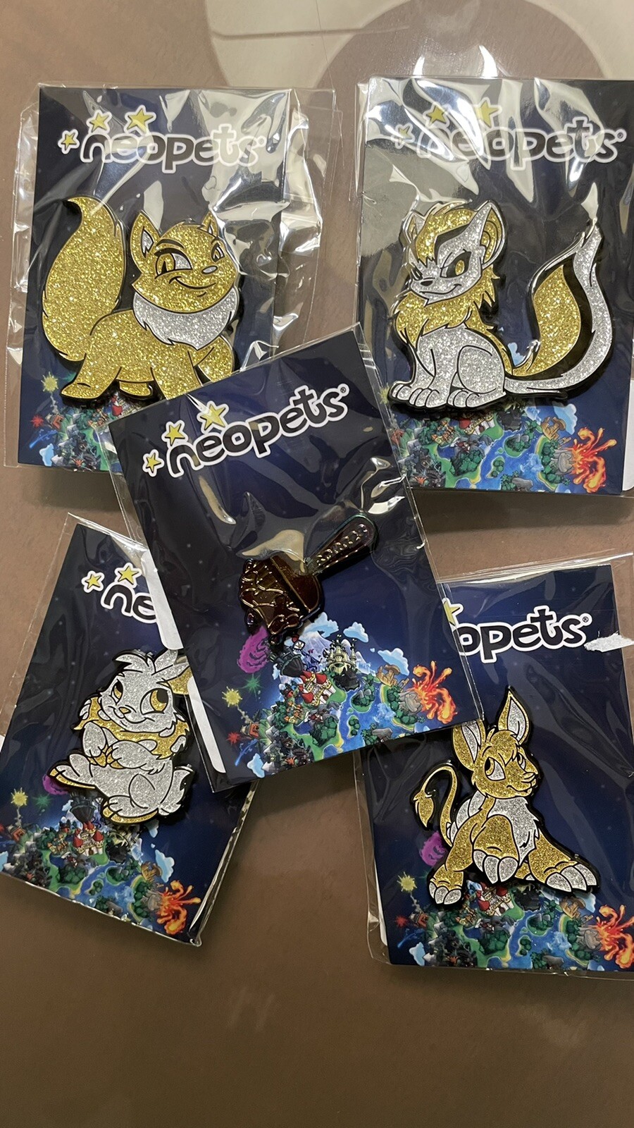SDCC 2023 Neopets Jewelry Bori, Cybunny, Wocky, Xweetok Pins Paint