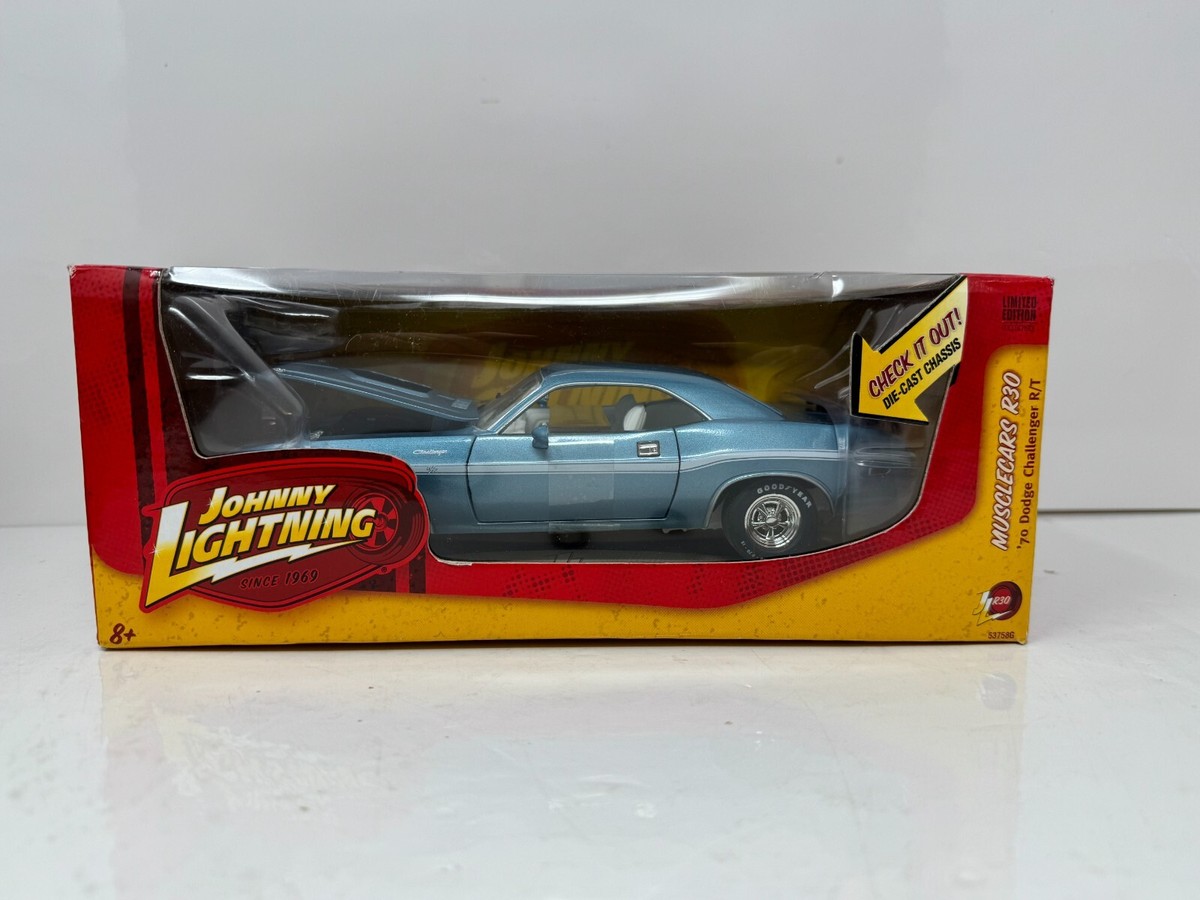 Johnny Lightning 1970 Dodge Challenger R/T 1:24 Diecast WHITE