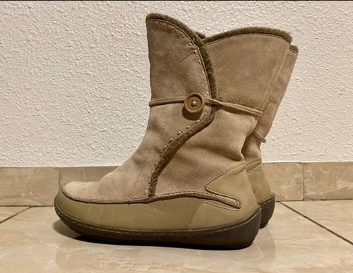 Women’s Hush Puppies Camel Color Mocassins Sz 8 Insulated