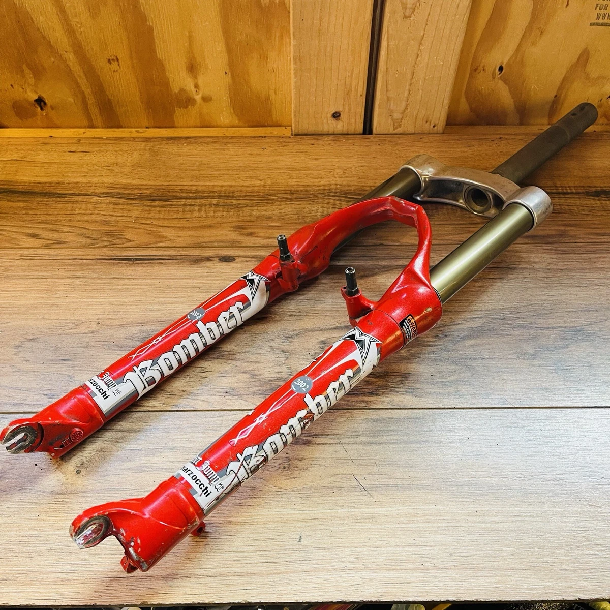 Marzocchi Bomber Dirt Jumper 2002 1 1 8 Threadless Suspension Fork 26 Coil