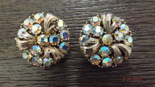 LISNER Clear 1 1/8" AB Aurora Borealis CLIP EARRINGS - Picture 2 of 4