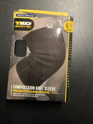TKO adjustable knee compression sleeves with patella suppor