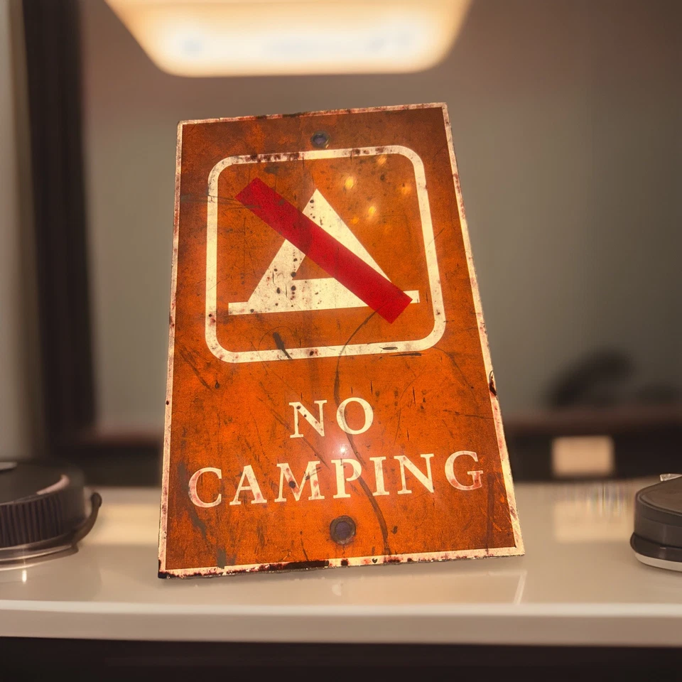 Винтажная алюминиевая вывеска без кемпинга - Изображение 2 из 2