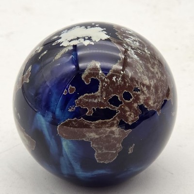LUNDBERG STUDIOS World Weights ペーパーウェイト Lundberg Studios World Glass Paperweight 3” 1997-042943 Signed | eBay
