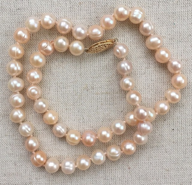 Vintage Pearl Necklace Choker Beaded 14K Gold Stamped Clasp Classic